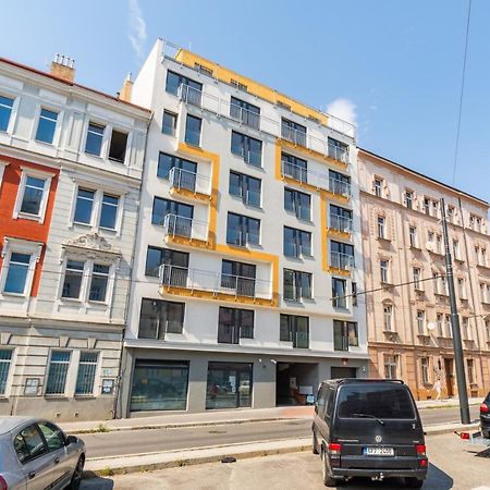 Brand New Two Room Apartment #34 With Free Secure Parking In The Center Prag Exterior foto