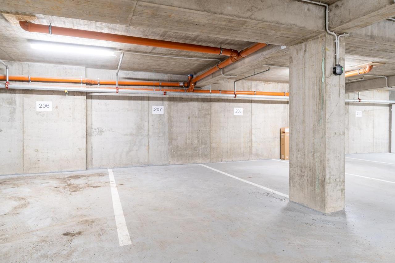 Brand New Two Room Apartment #34 With Free Secure Parking In The Center Prag Exterior foto